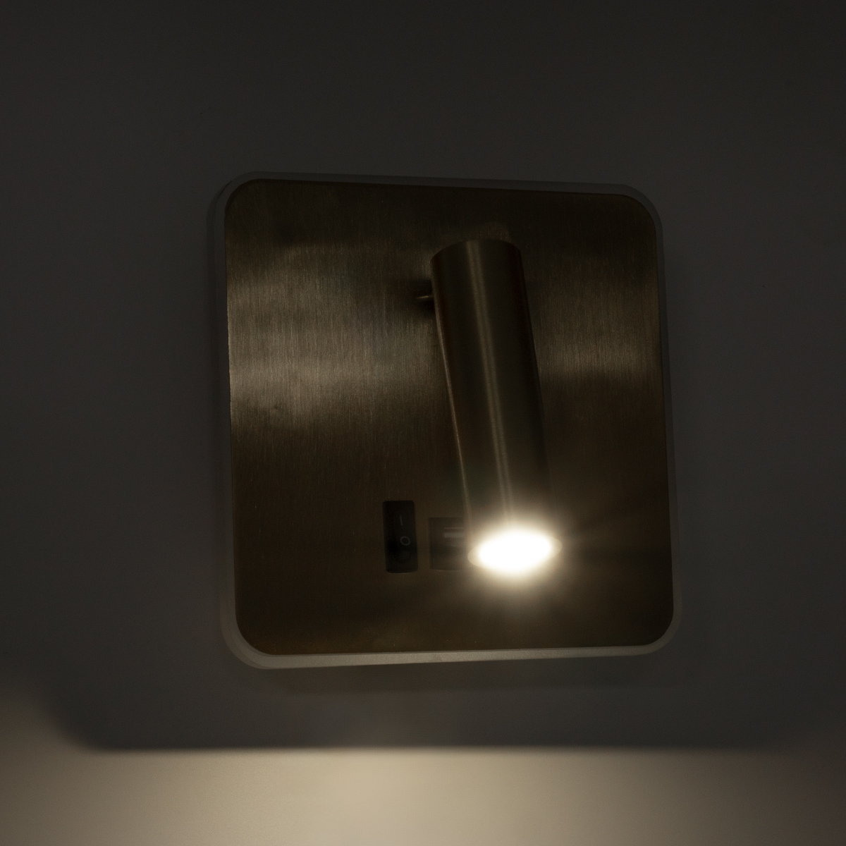 LEDTM® LADY-S 60944 Μοντέρνο Φωτιστικό Τοίχου - Απλίκα Ξενοδοχείου Reading Light με Φορτιστή USB 3A LED 6W 600lm 36° & 360° AC 220-240V IP20 Φυσικό Λευκό 4500K - Bridgelux COB Chip & TÜV SÜD Driver - Χρυσό Πλατίνα - Μ15 x Π15 x Υ7cm - 3 Χρόνια Εγγύηση - Image 9