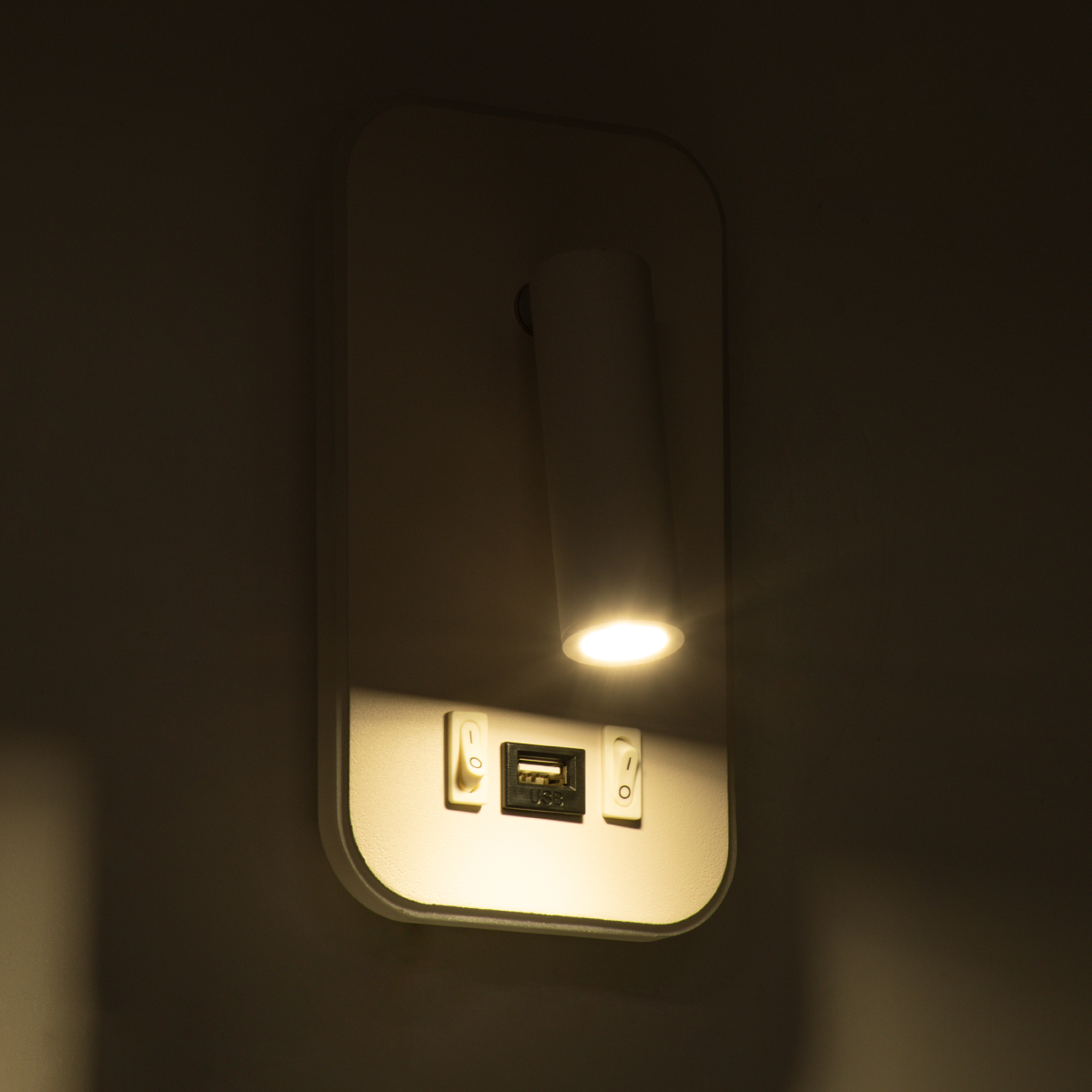LEDTM® LADY-O 61364 Μοντέρνο Φωτιστικό Τοίχου - Απλίκα Ξενοδοχείου Reading Light με Φορτιστή USB 3A LED 10W 1000lm 36° & 360° AC 220-240V IP20 Φυσικό Λευκό 4500K - Bridgelux COB Chip & TÜV SÜD Driver - Λευκό Ματ - Μ10.5 x Π10 x Υ18.5cm - 3 Χρόνια Εγγύηση - Image 10