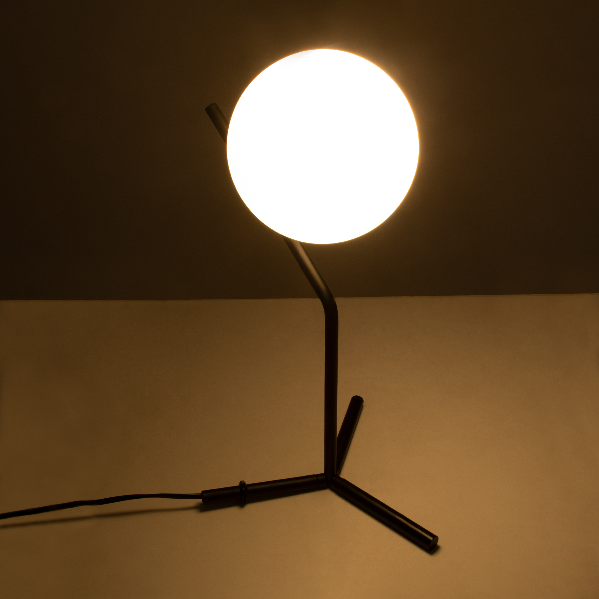 LEDTM® ELFIS 01100 Μοντέρνο Επιτραπέζιο Φωτιστικό Πορτατίφ με Ντουί 1 x E27 AC 220-240V IP20 - Μαύρο & Λευκό - Μ22 x Π27 x Υ41cm - Image 3