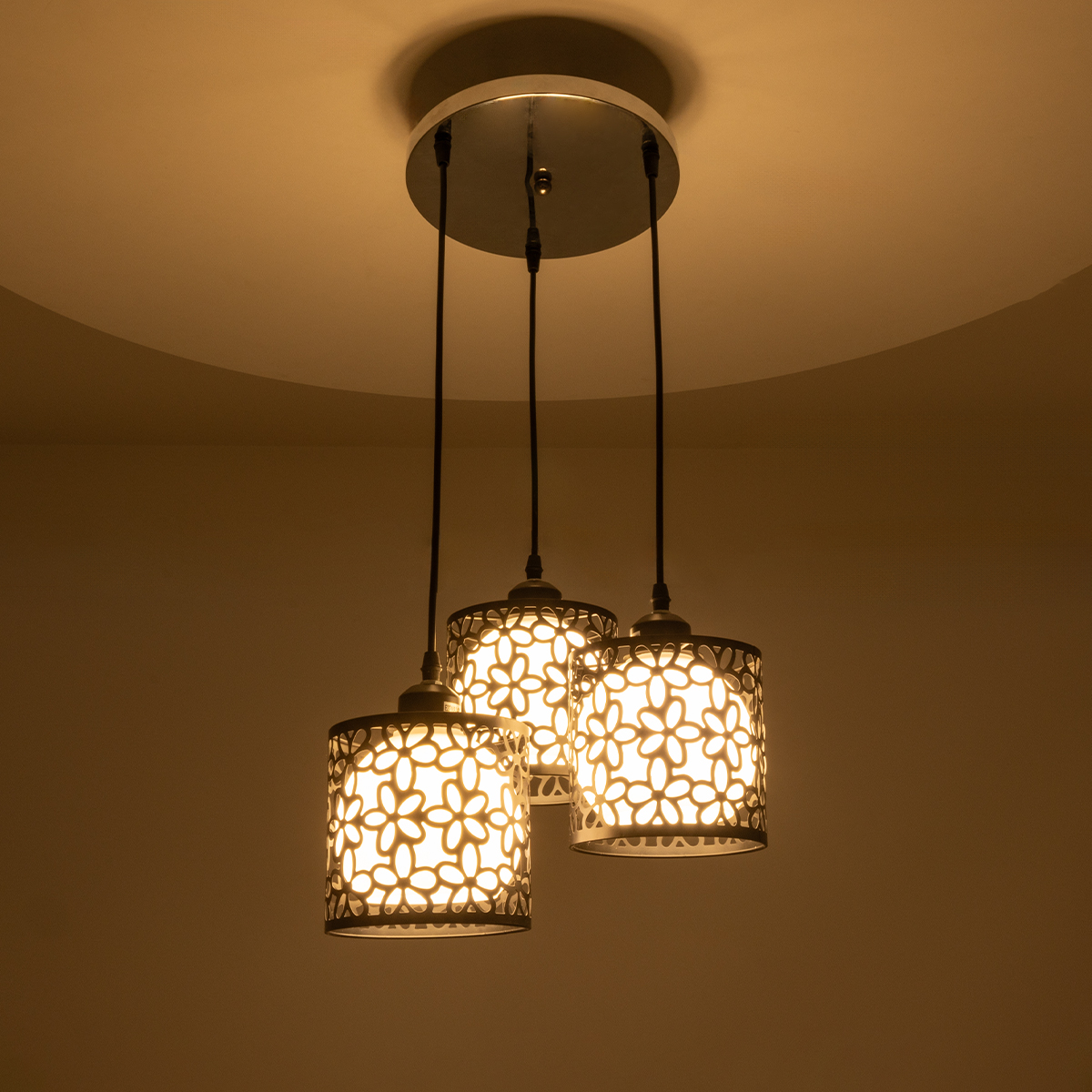LEDTM® RAINELDA 01246 Μοντέρνο Κρεμαστό Φωτιστικό Οροφής με Ντουί 3 x E27 AC 220-240V IP20 - Μαύρο & Λευκό - Μ35 x Π35 x Υ110cm - Image 3