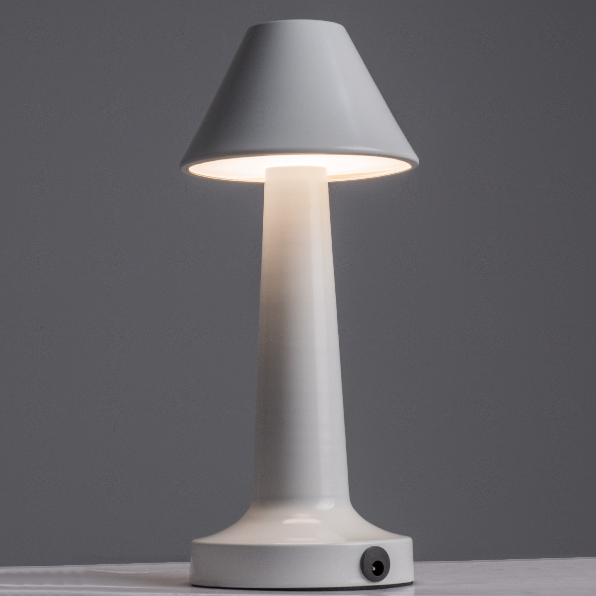 LEDTM® MOLLY 76514 Επαναφορτιζόμενο Επιτραπέζιο Φωτιστικό Πορτατίφ LED 1.5W 105lm 120° DC 5V IP44 Θερμό Λευκό 2700K Dimmable Λευκό Αλουμίνιο - Μ10 x Π10 x Υ23cm - 2 Xρόνια Εγγύηση - Image 3